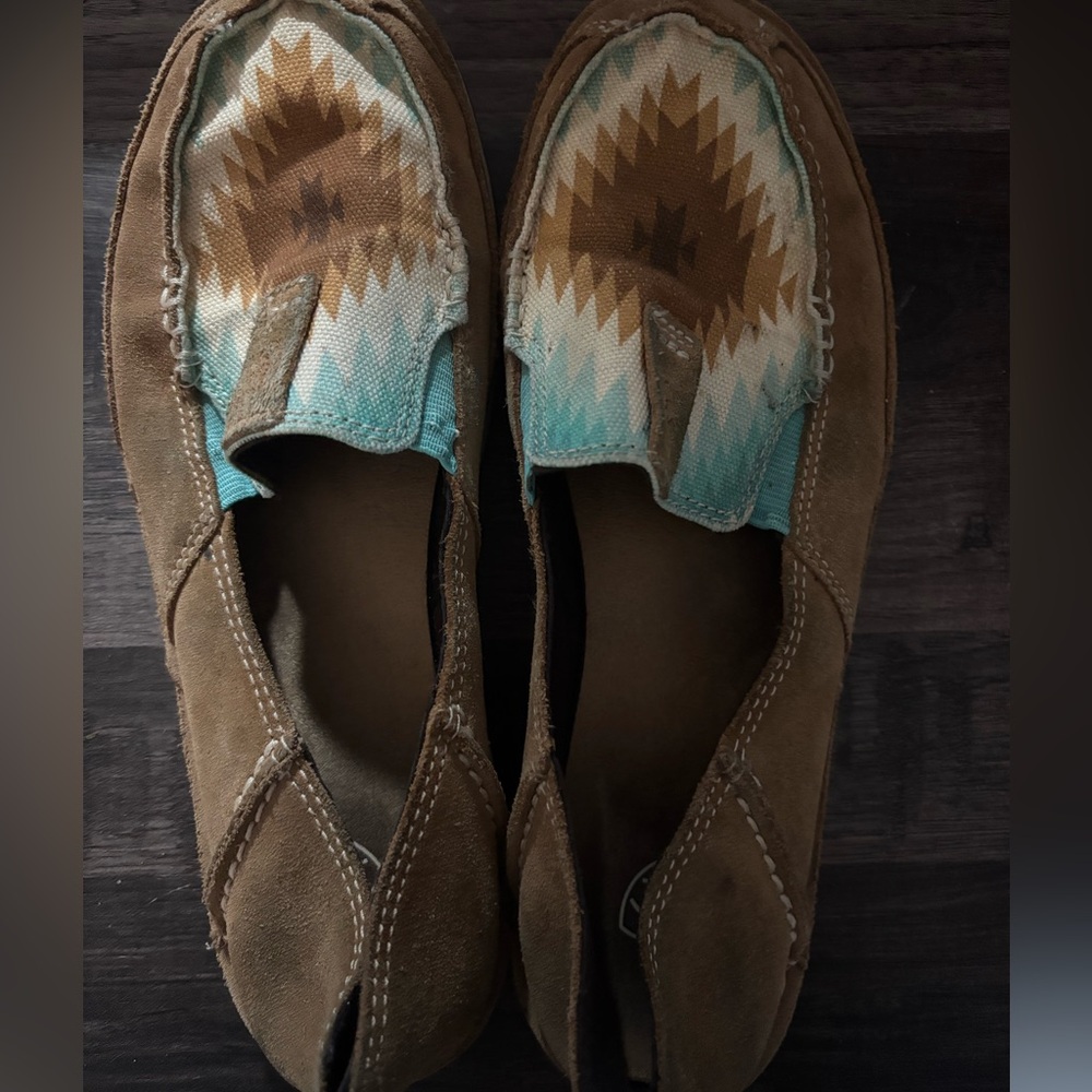 Ariat Cruisers